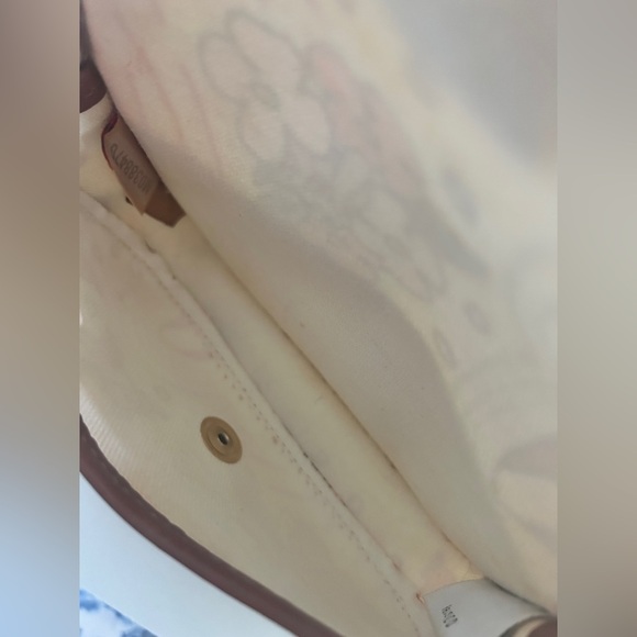 Dooney & Bourke RARE Aulani Hawaiian Mickey & Friends Wristlet, Disney – EUC - Picture 11 of 11